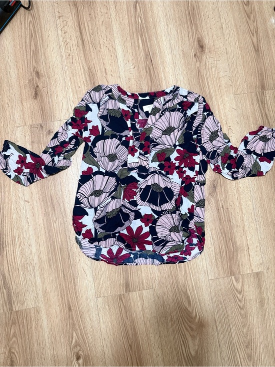 LOFT Tops - LOFT Navy, Pink & Burgundy Floral V-Neck Pullover Blouse